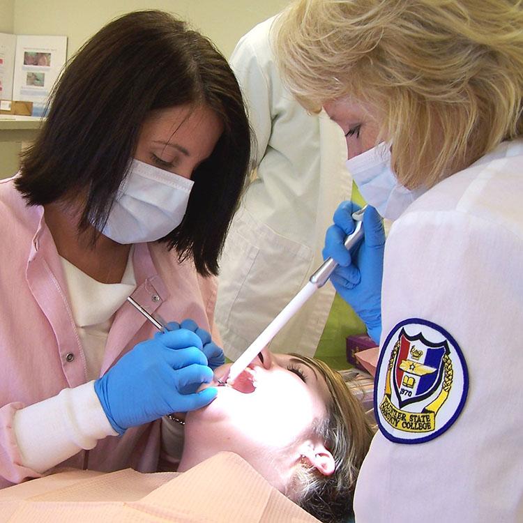 dental hygienist students